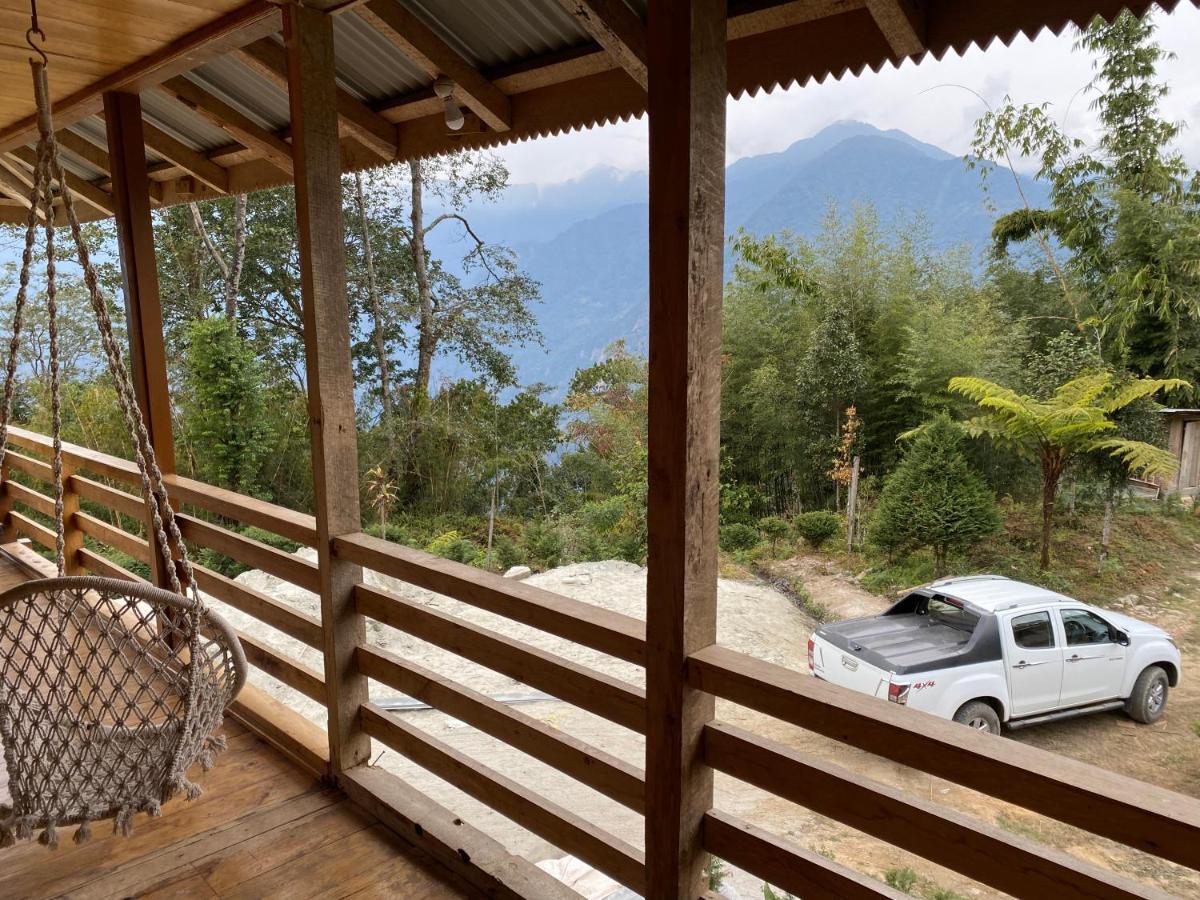 Log Cabin In The Woods Bed & Breakfast กังต็อก ภายนอก รูปภาพ