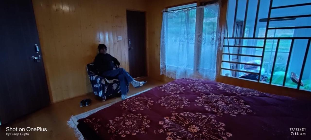 Log Cabin In The Woods Bed & Breakfast กังต็อก ภายนอก รูปภาพ