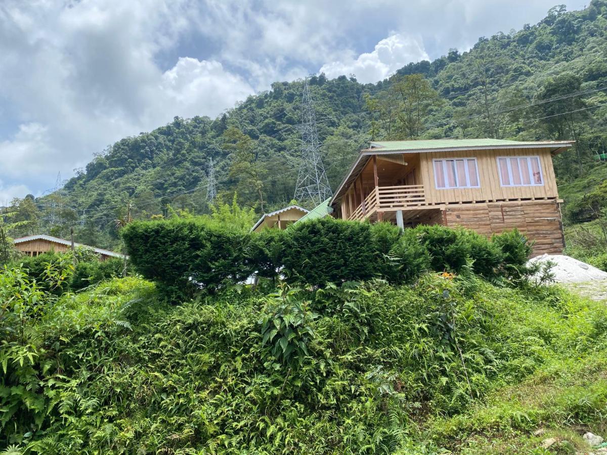 Log Cabin In The Woods Bed & Breakfast กังต็อก ภายนอก รูปภาพ